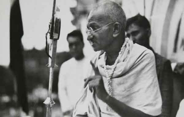 Retorno de Gandhi para a Índia